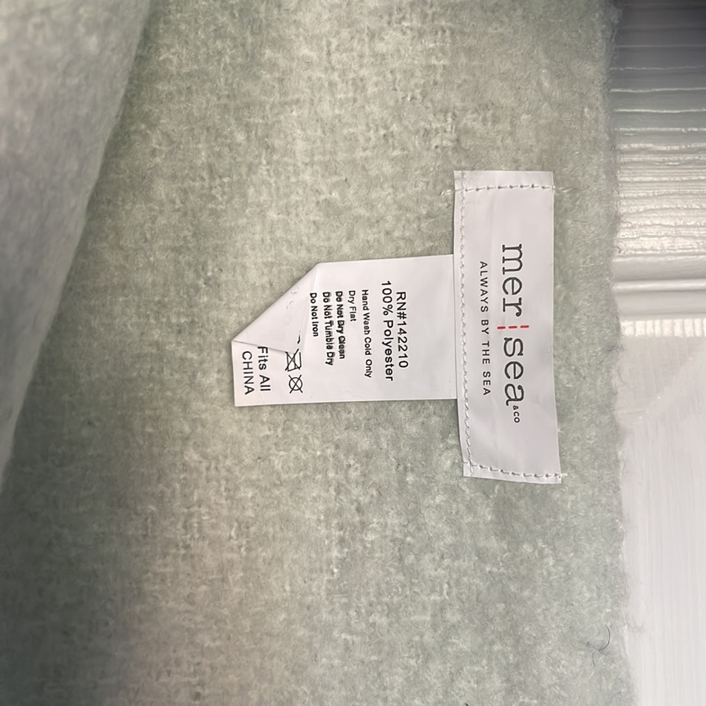 NWOT - Chunky Scarf - Picture 2 of 2